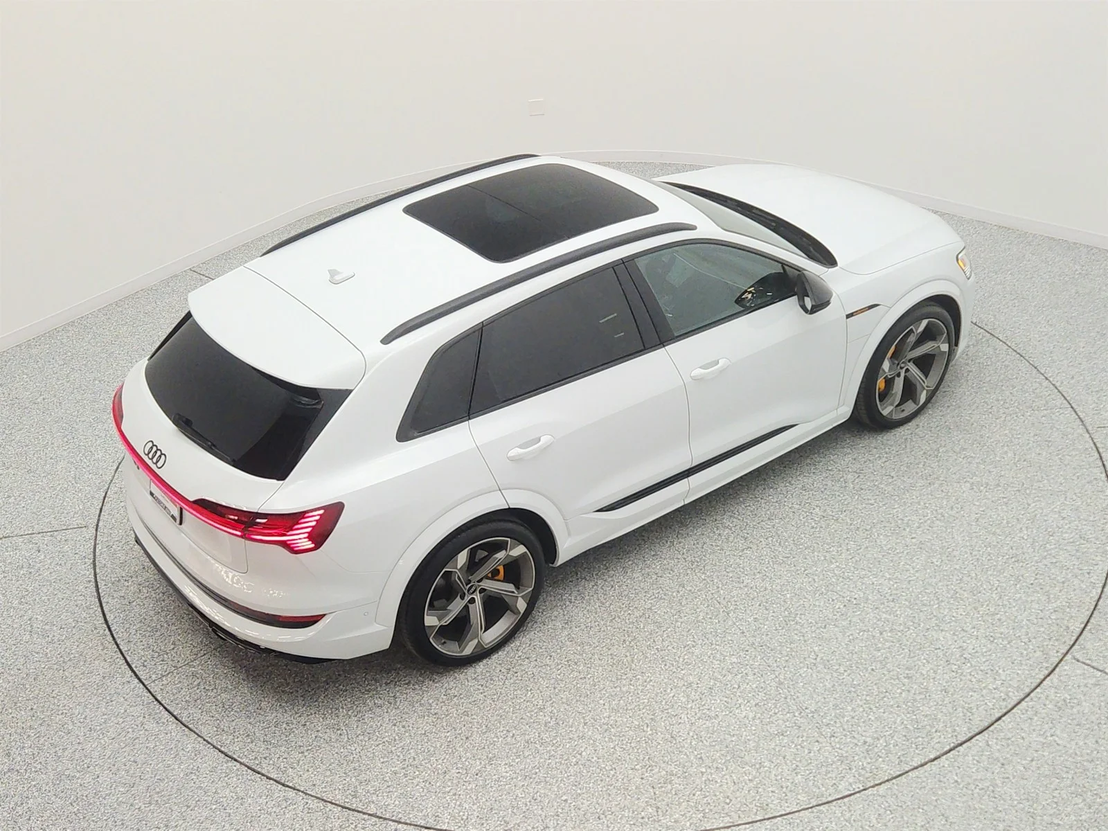 Used 2023 Glacier White Metallic Audi Premium Plus quattro image 26