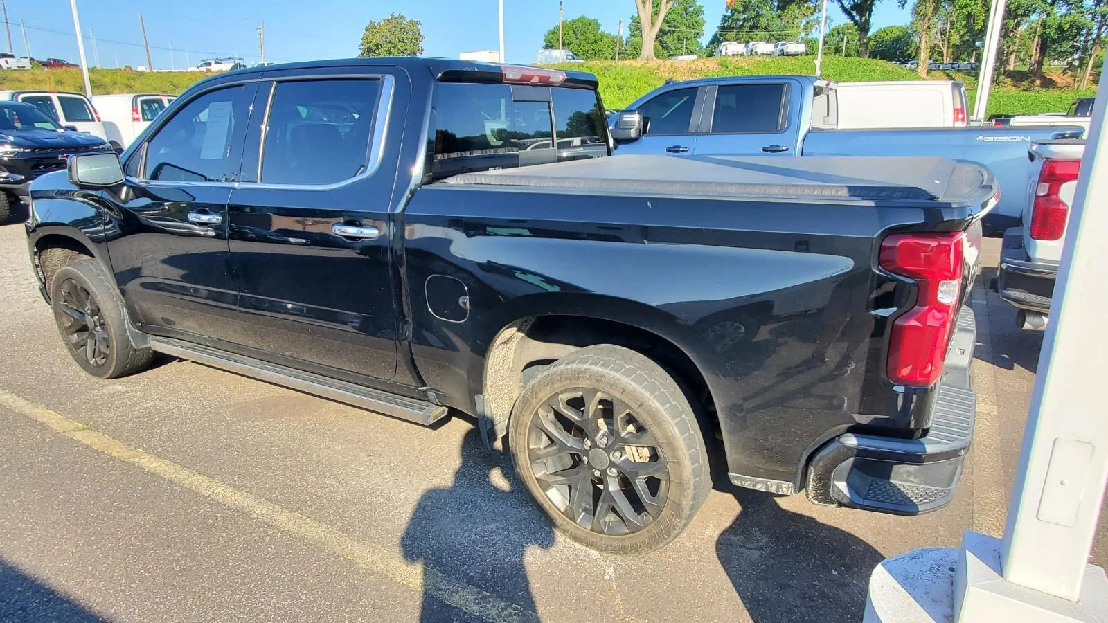 Used 2019 BLACK Chevrolet High Country image 8