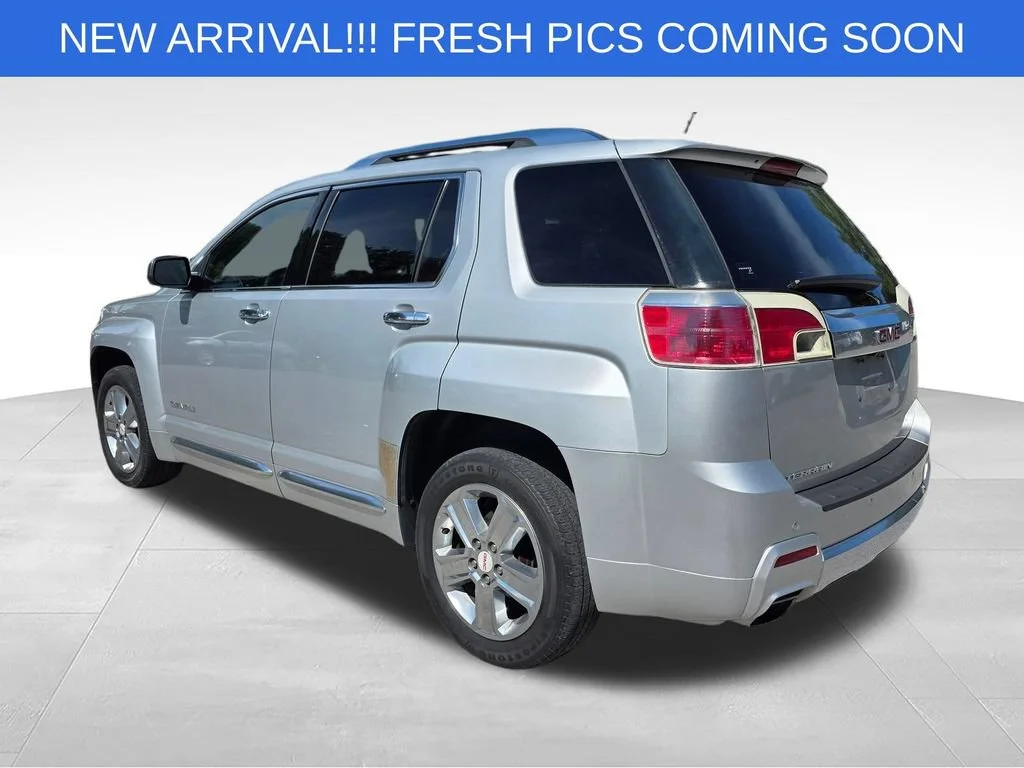 Used 2013 Quicksilver Metallic GMC Denali image 5