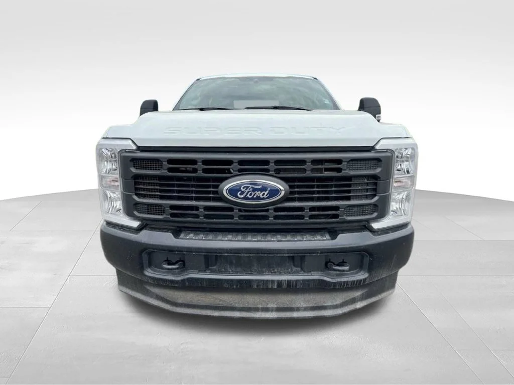 Used 2024 White Ford XL image 2