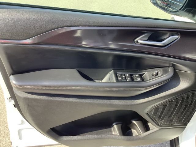 Used 2023 Bright White Clearcoat Jeep Altitude X image 10