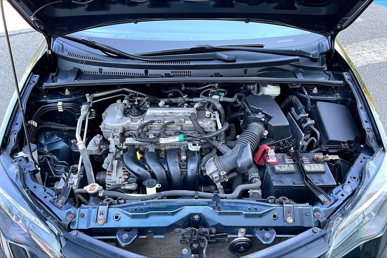 Used 2019 Galactic Aqua Mica Toyota LE image 29