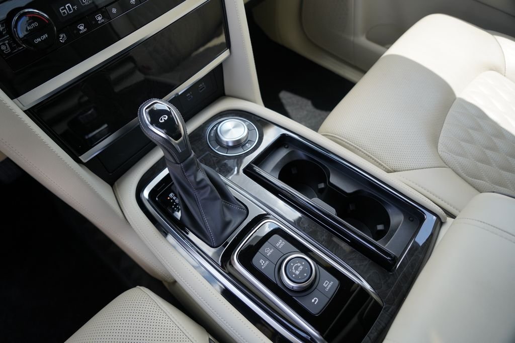 Used 2024 Black INFINITI Sensory image 17