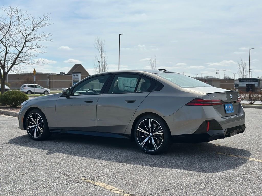 New 2026 Oxide Grey Metallic BMW 530i xDrive image 5