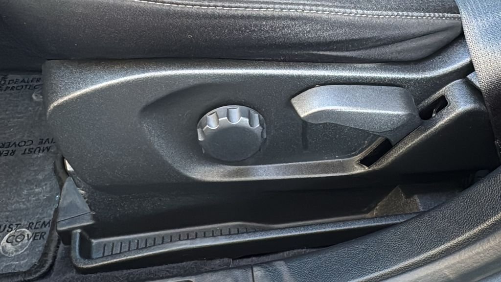Used 2022 Gray Ford SE image 20