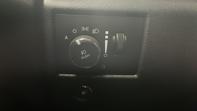 Used 2018 Bright White Clearcoat Jeep Altitude image 33
