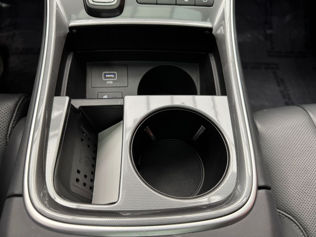 Used 2023 Gray Hyundai Calligraphy image 21