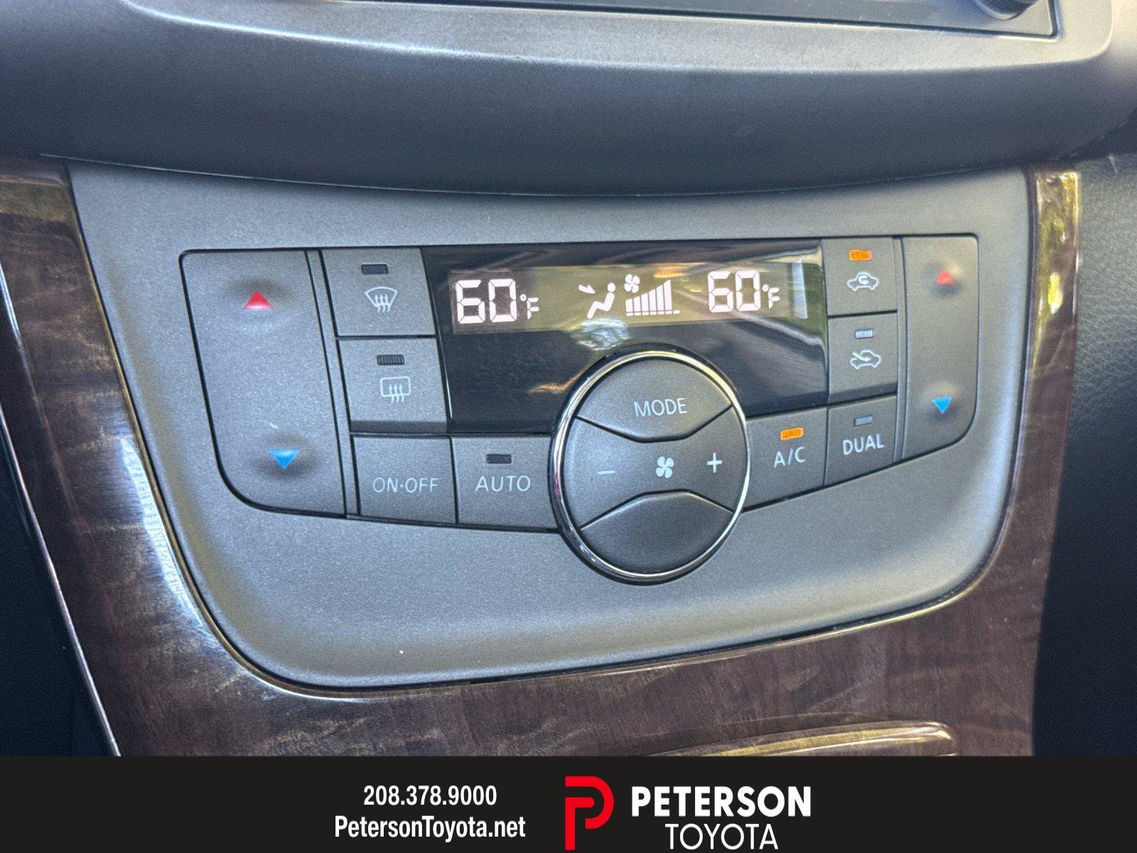 Used 2014 Silver Nissan SL image 19