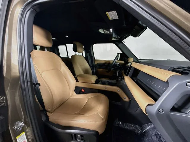 Certified Used 2025 Gray Land Rover X-Dynamic SE image 30