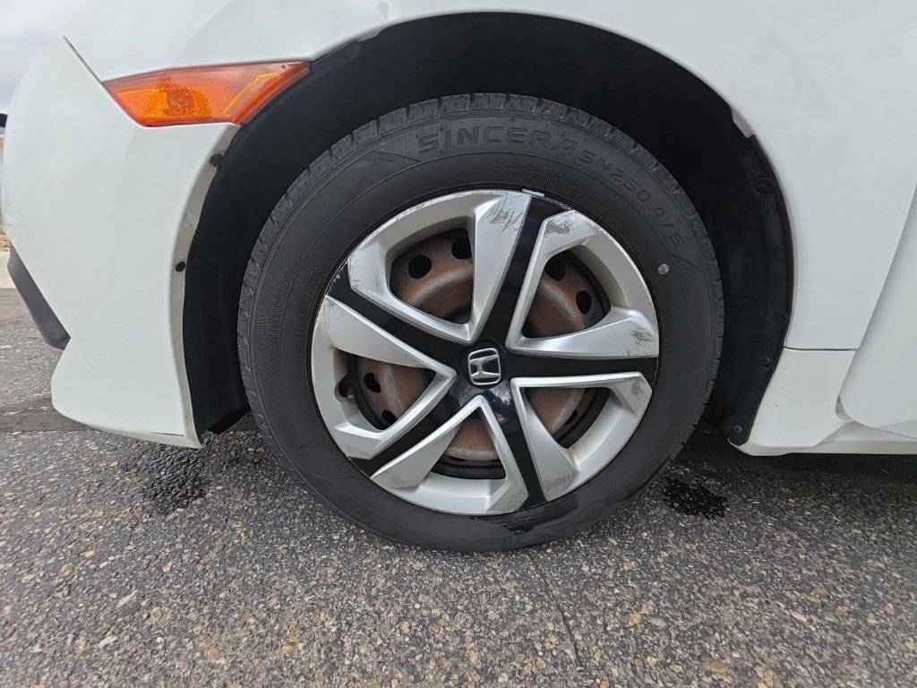 Used 2016 Taffeta White Honda LX image 23