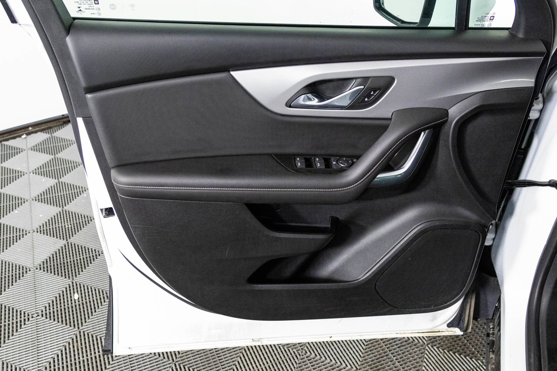 2023 CHEVROLET BLAZER - Image 31