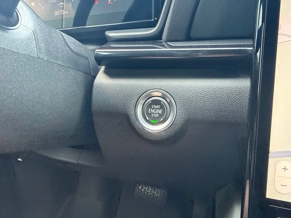 Used 2026 Summit White GMC AT4 image 24
