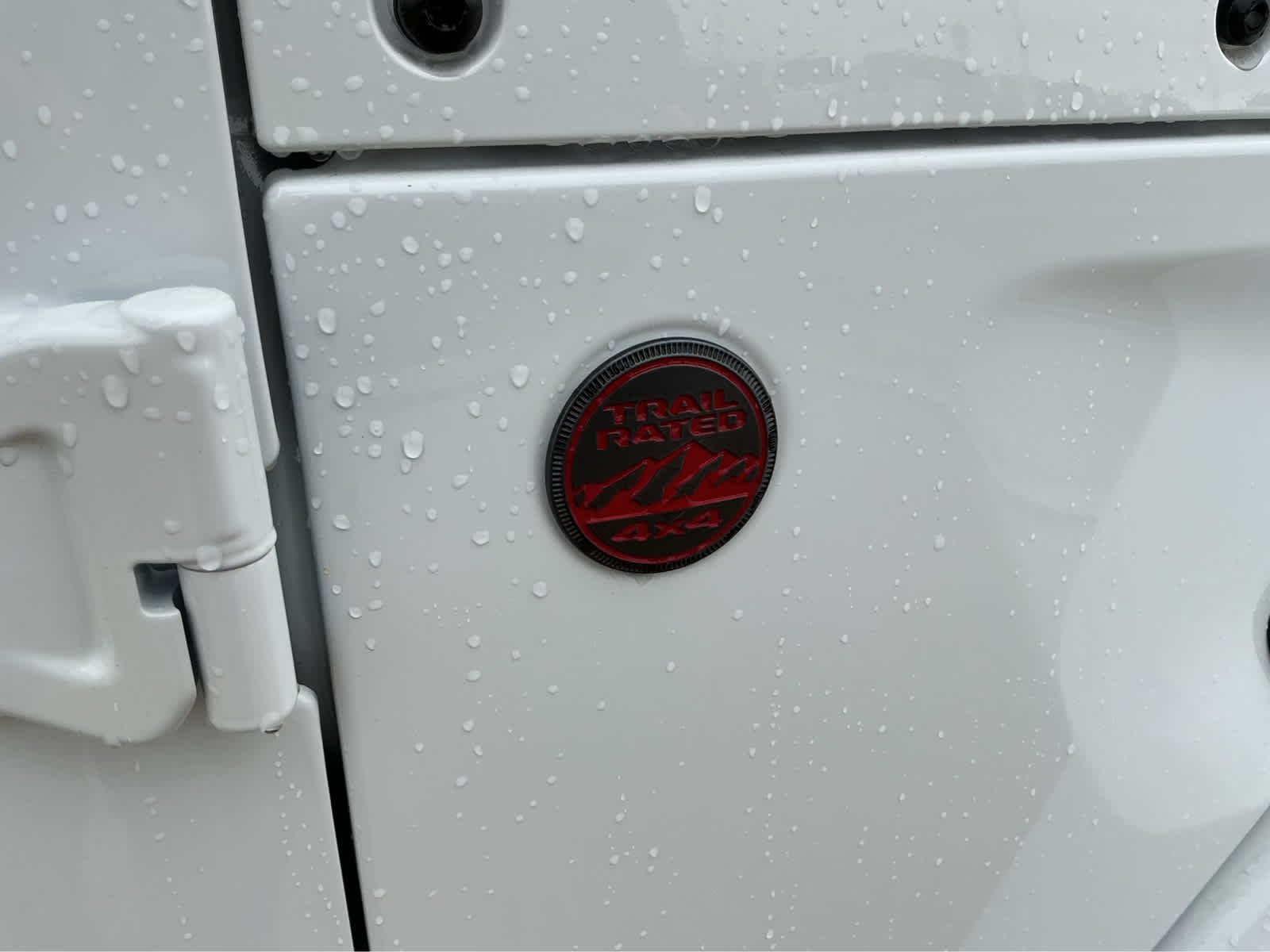 New 2026 Bright White Clear-Coat Exterior Paint Jeep Rubicon image 6