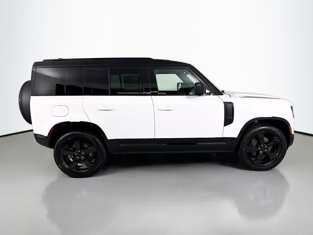 New 2026 Fuji White LAND ROVER X-Dynamic SE image 8