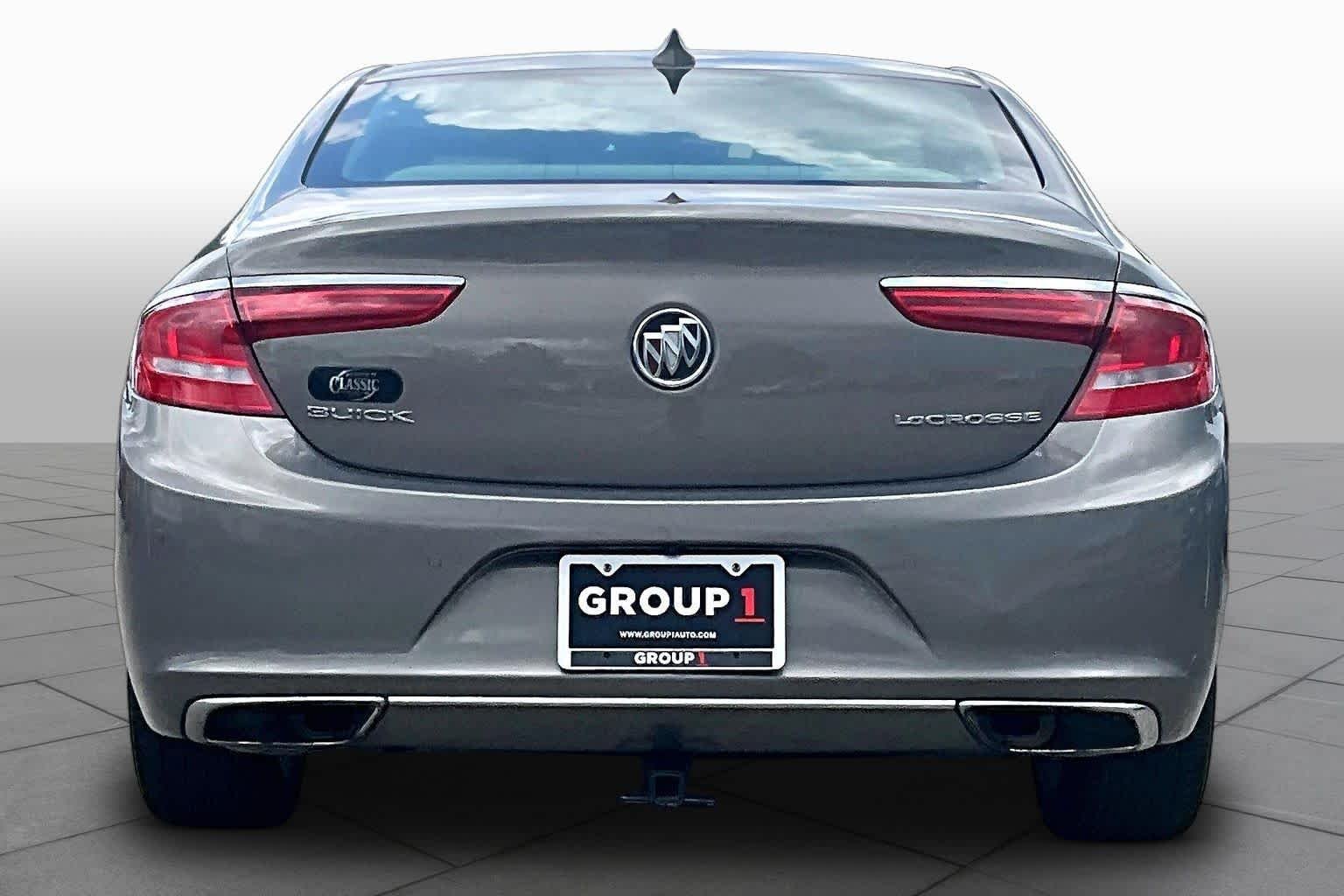 Used 2017  Buick  image 4