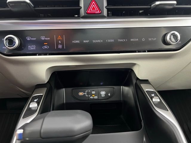 New 2026 White Kia S image 23