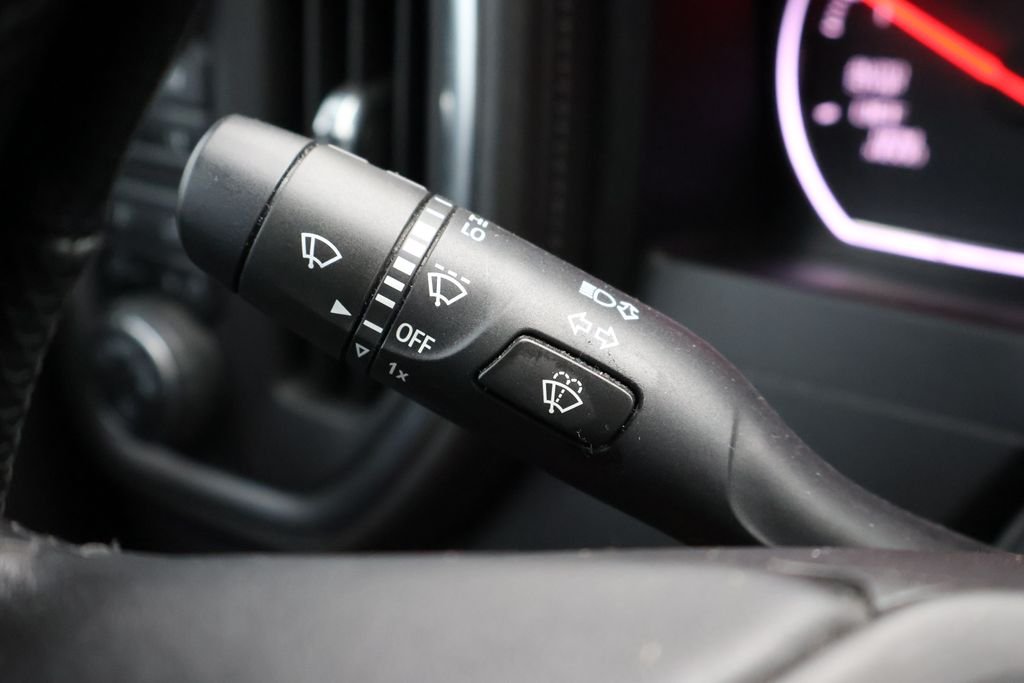 Used 2019 SUMMIT WHITE Chevrolet RST image 23