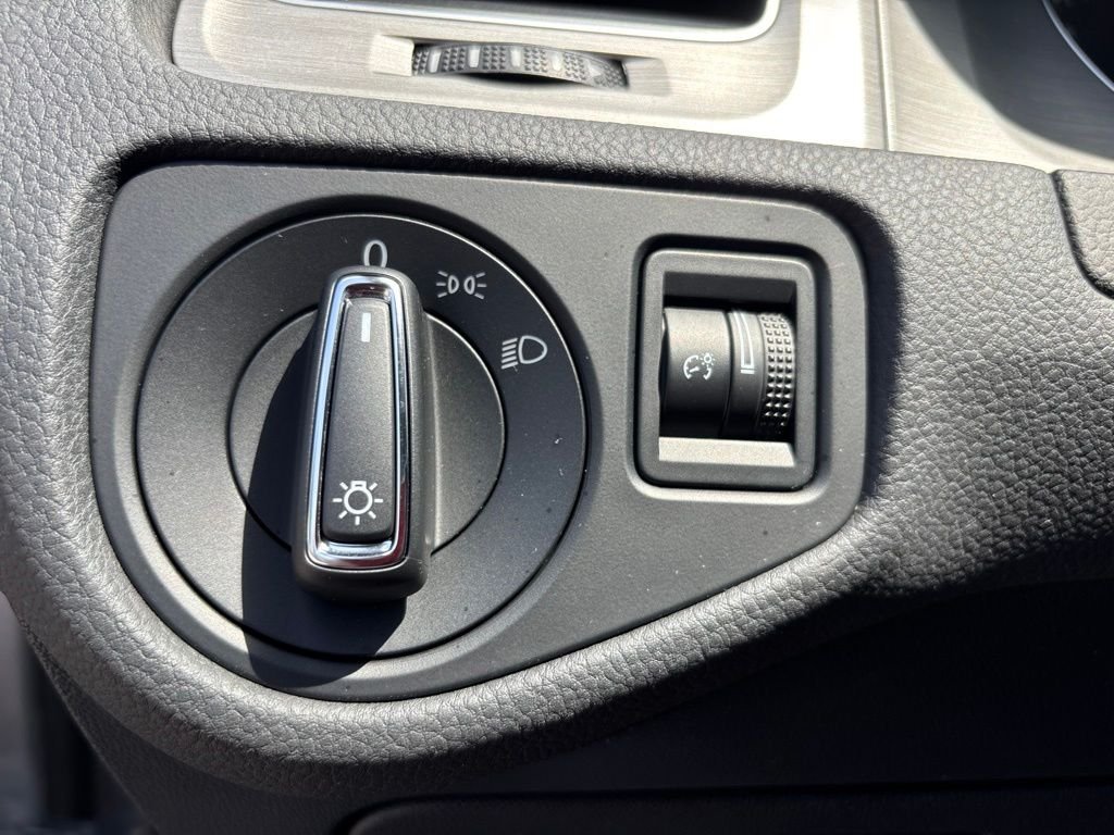 Used 2017 Silver Volkswagen S image 19