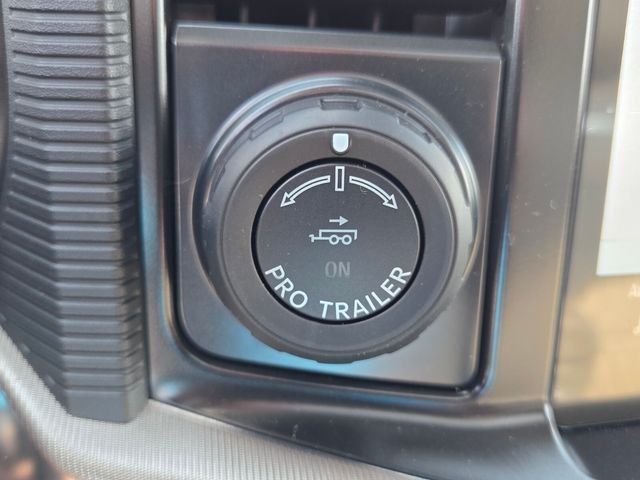 New 2026 Star White Metallic Tri-Coat Ford Platinum image 23