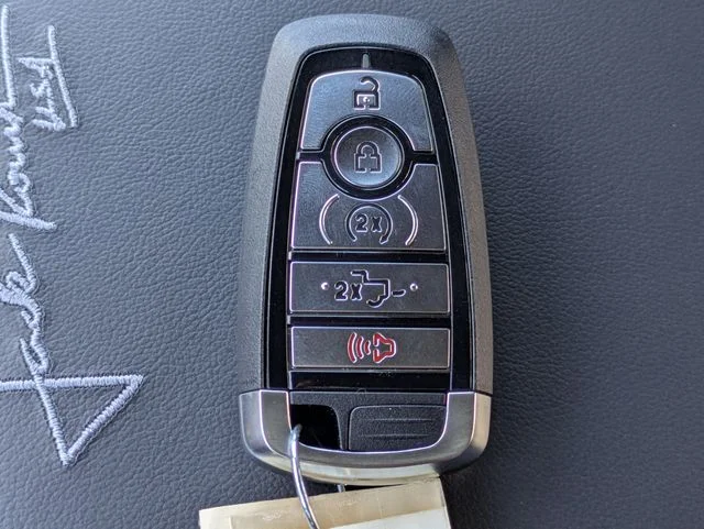 New 2026 Oxford White Ford XLT image 34