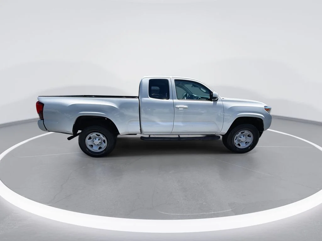 Used 2021 White Toyota SR image 9