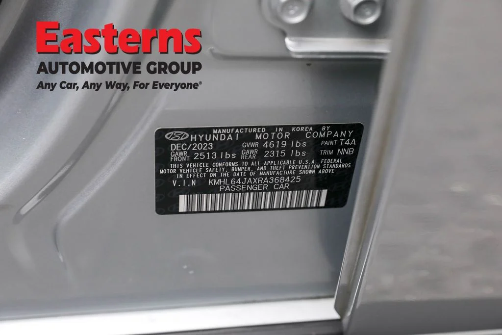 Used 2024 Silver Hyundai SEL image 30