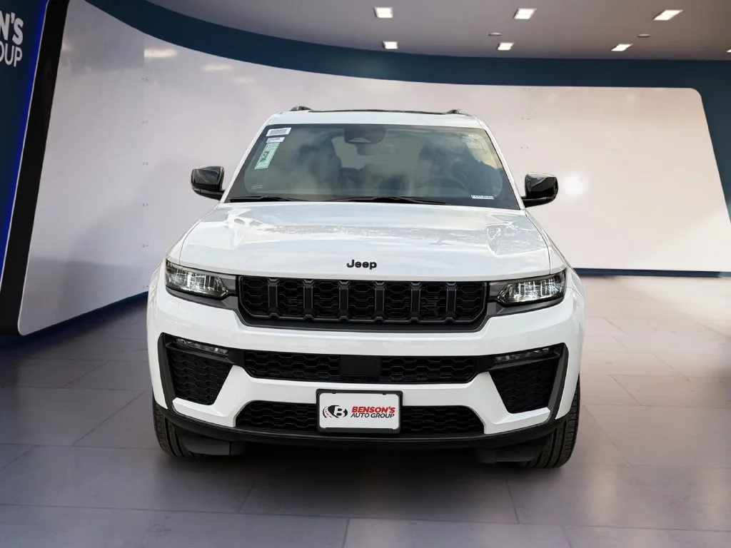 New 2027 White/off-white Jeep Limited image 8