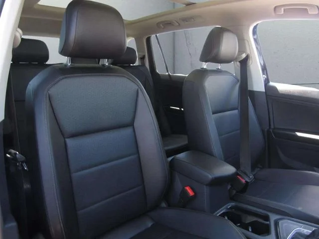 Used 2020 Deep Black Pearl Volkswagen  image 10