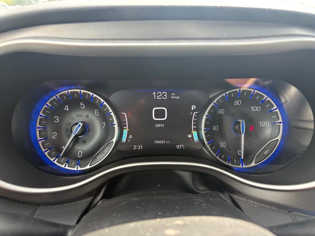 Used 2022 White Chrysler Touring L image 18