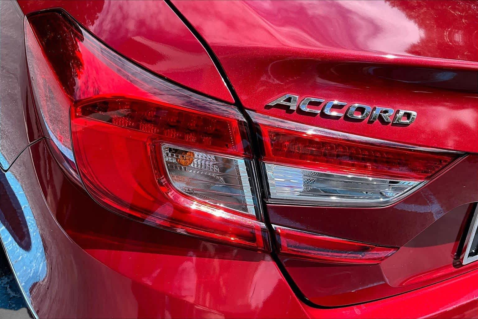 Used 2021 Radiant Red Metallic Honda EX-L image 29