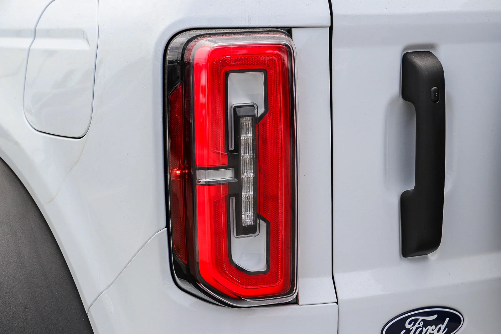 New 2026 Oxford White Ford Badlands® image 9