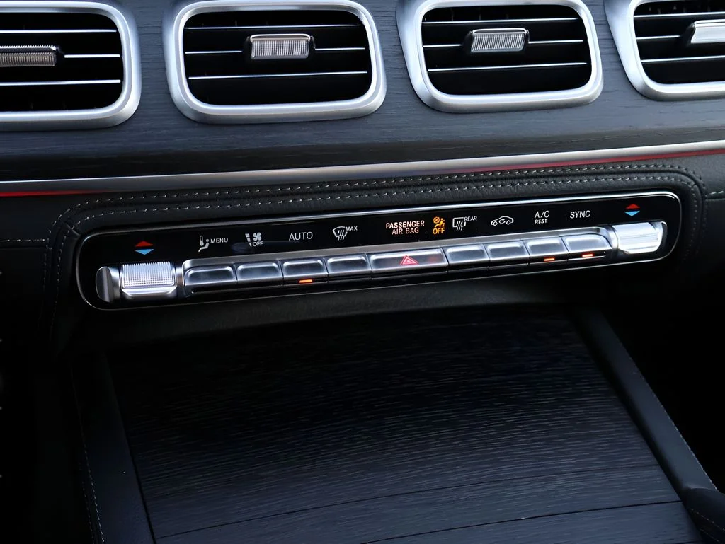 New 2026 Obsidian Black Metallic Mercedes-Benz GLE 580 image 25