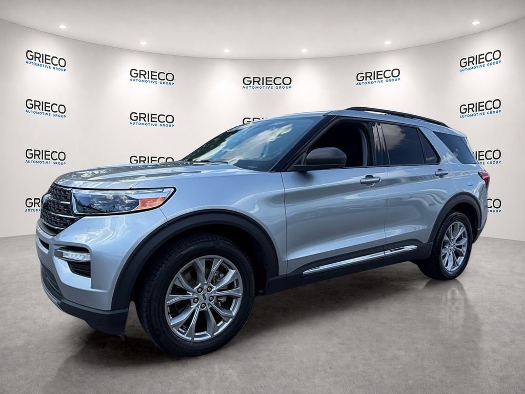 Used 2023 Silver Ford XLT image 3
