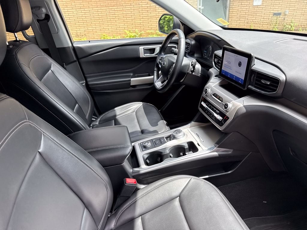 Used 2023 Gray Ford XLT image 29