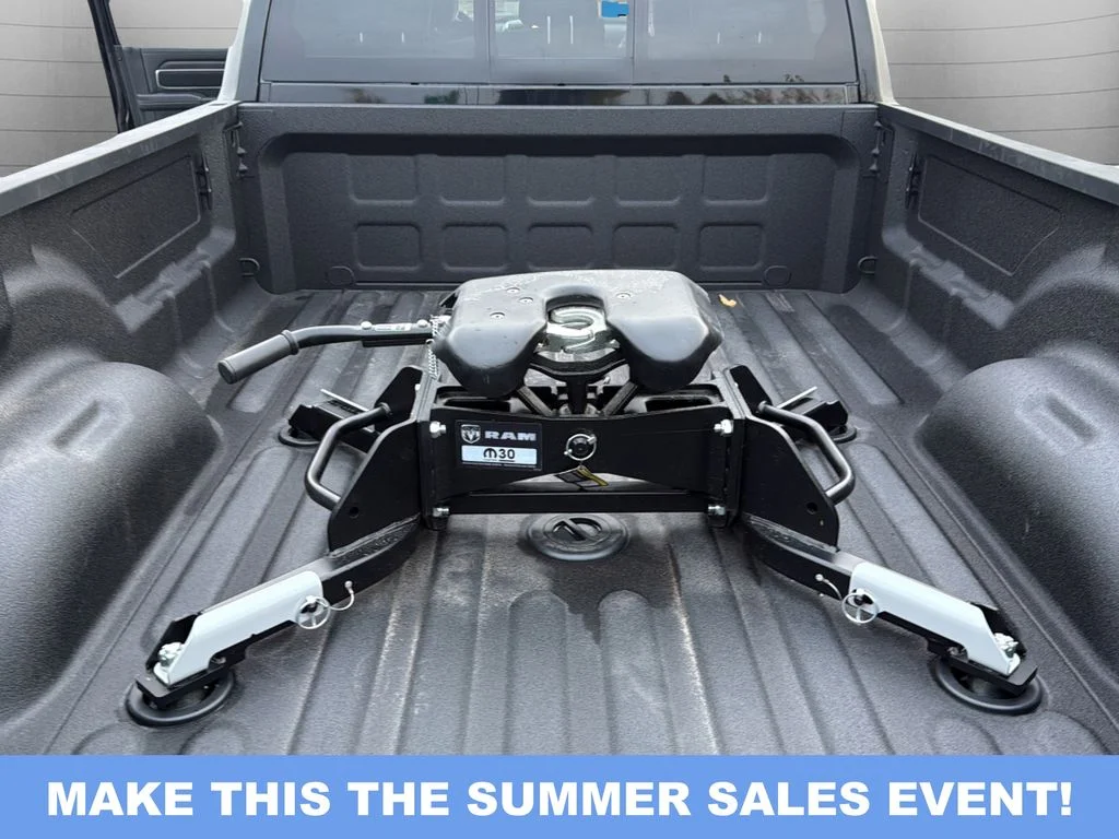New 2026 Diamond Black Crystal Pearl-Coat Exterior Paint RAM Laramie image 29