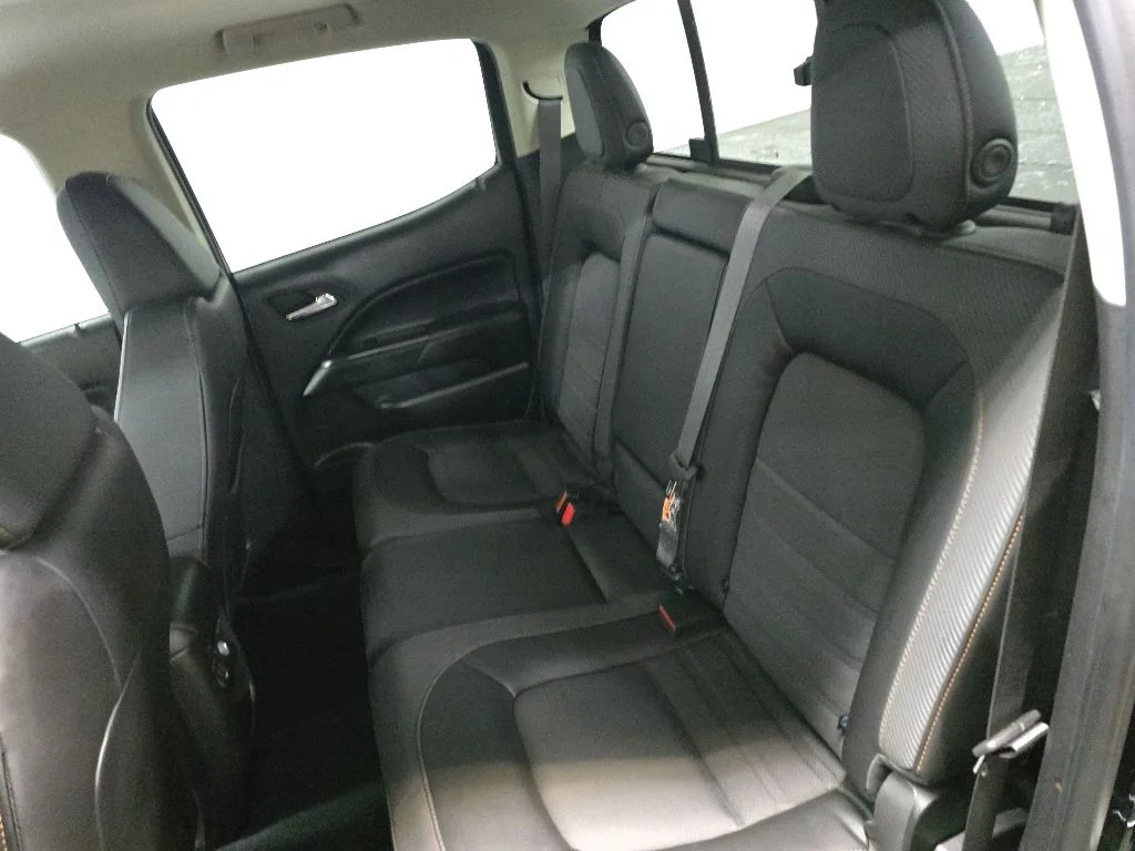 Used 2022 Black GMC AT4 w/Cloth image 30