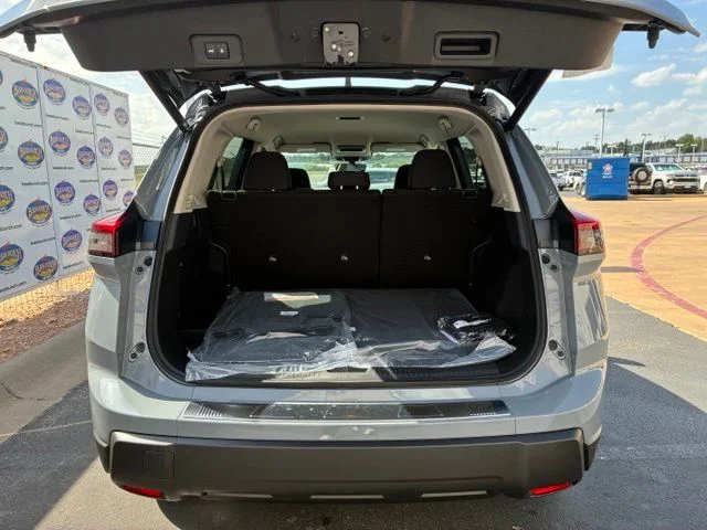 New 2026 Boulder Gray Pearl Nissan SV image 6