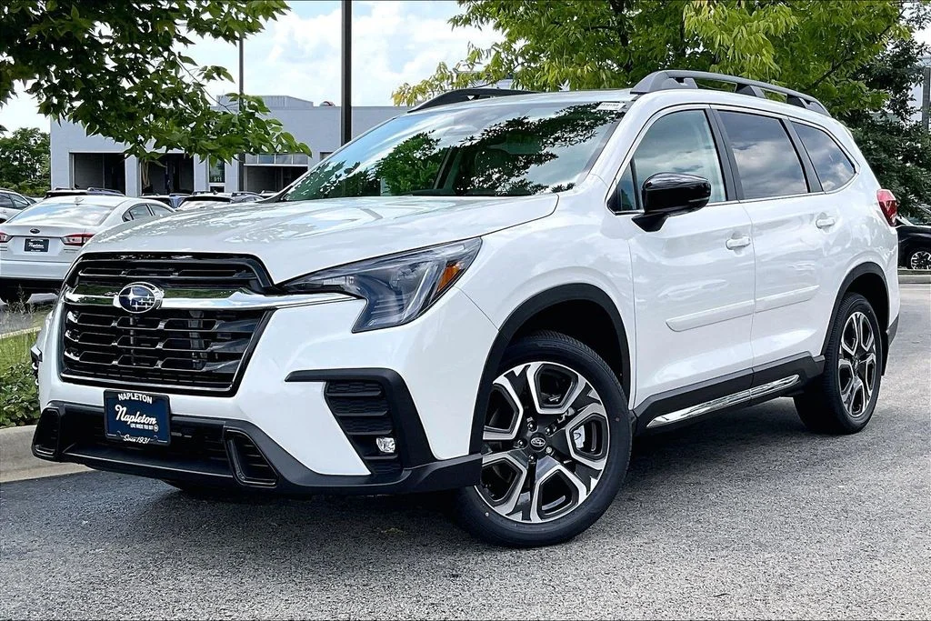 New 2026 CRYSTAL WHITE PEARL Subaru Limited 7-Passenger image 2