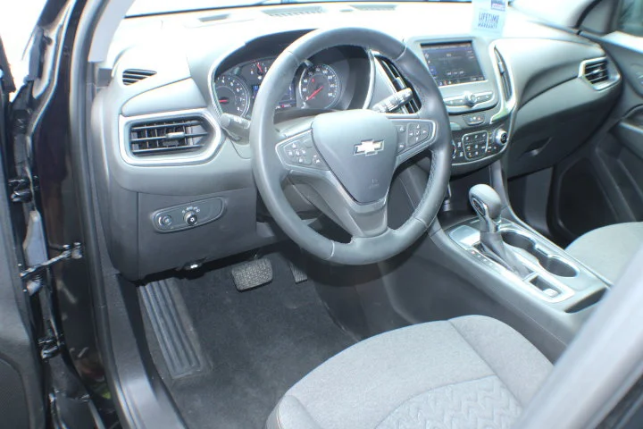 Used 2023 Mosaic Black Metallic Chevrolet LT image 7