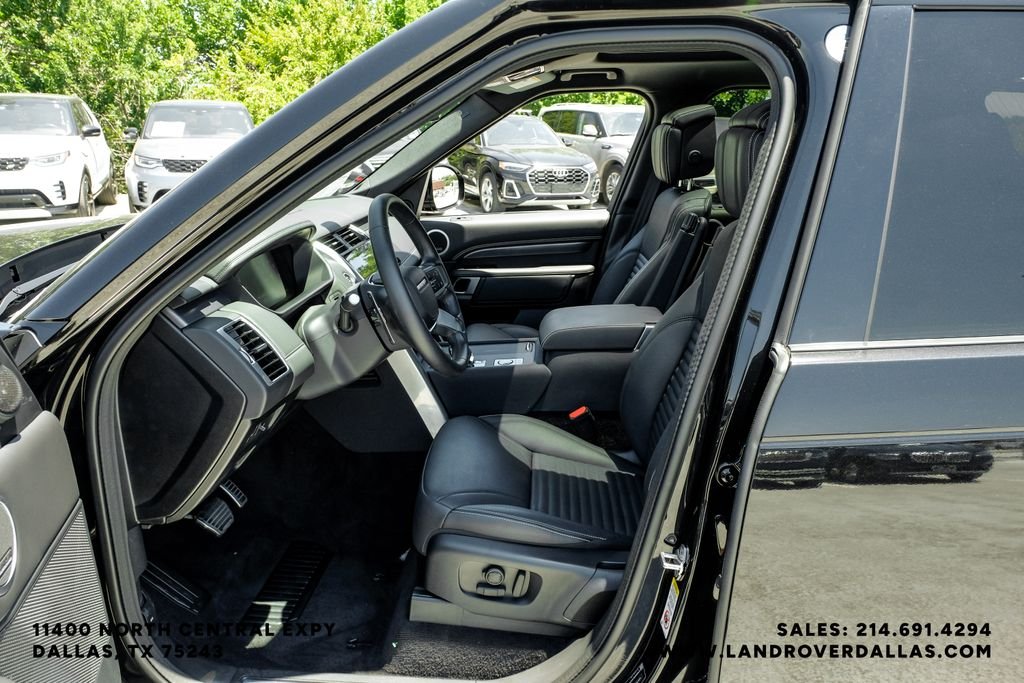 Certified Used 2025 Black Land Rover Metropolitan Edition image 40