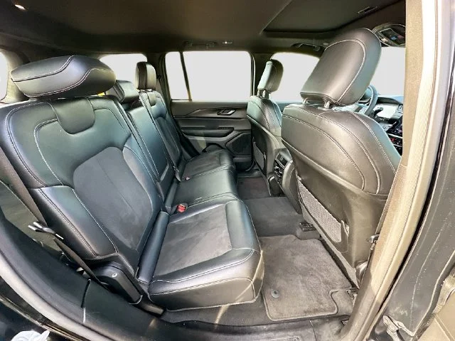 Used 2025 Black Jeep Altitude X image 28