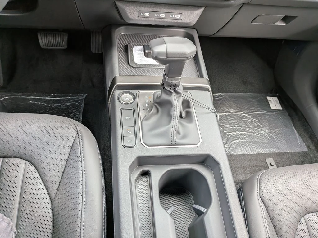 New 2027 Snow White Pearl Kia X-Line S image 45