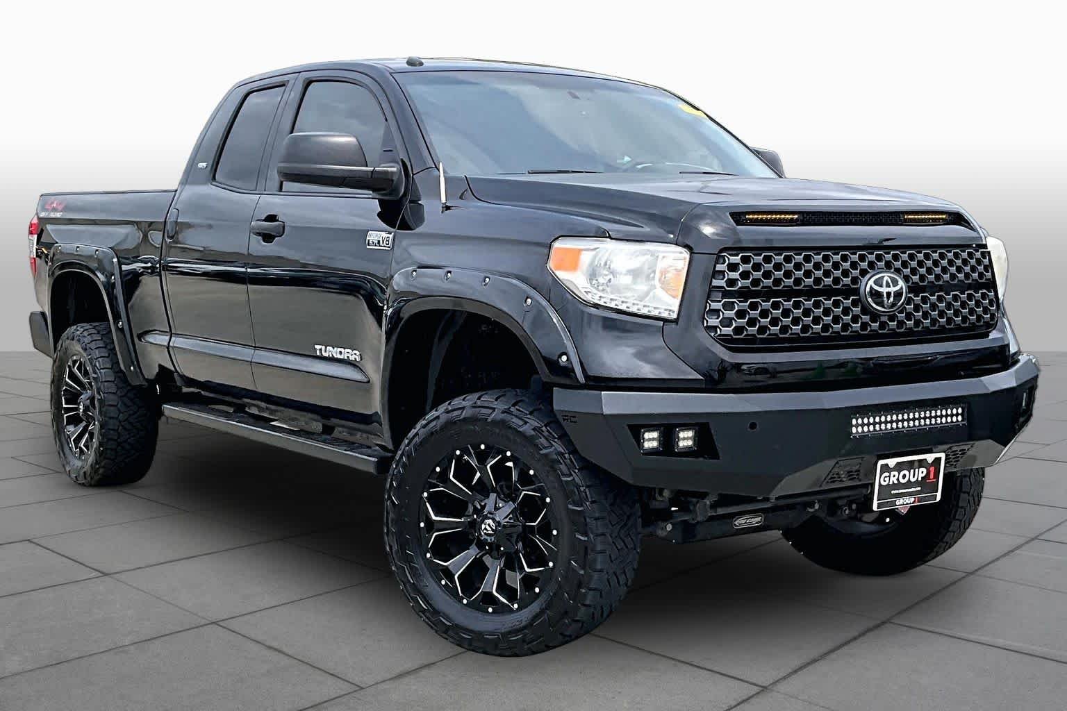 Used 2016 Black Toyota SR5 image 3