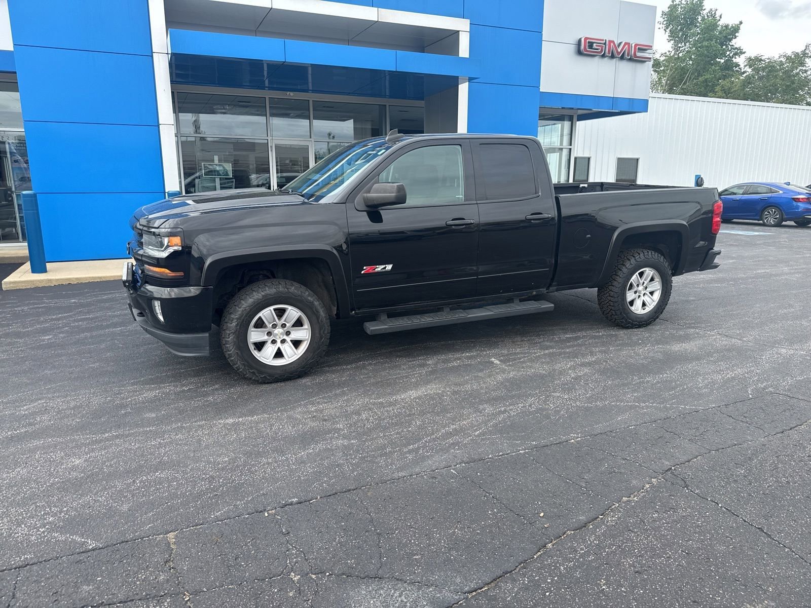 Used 2017 Black Chevrolet LT image 3