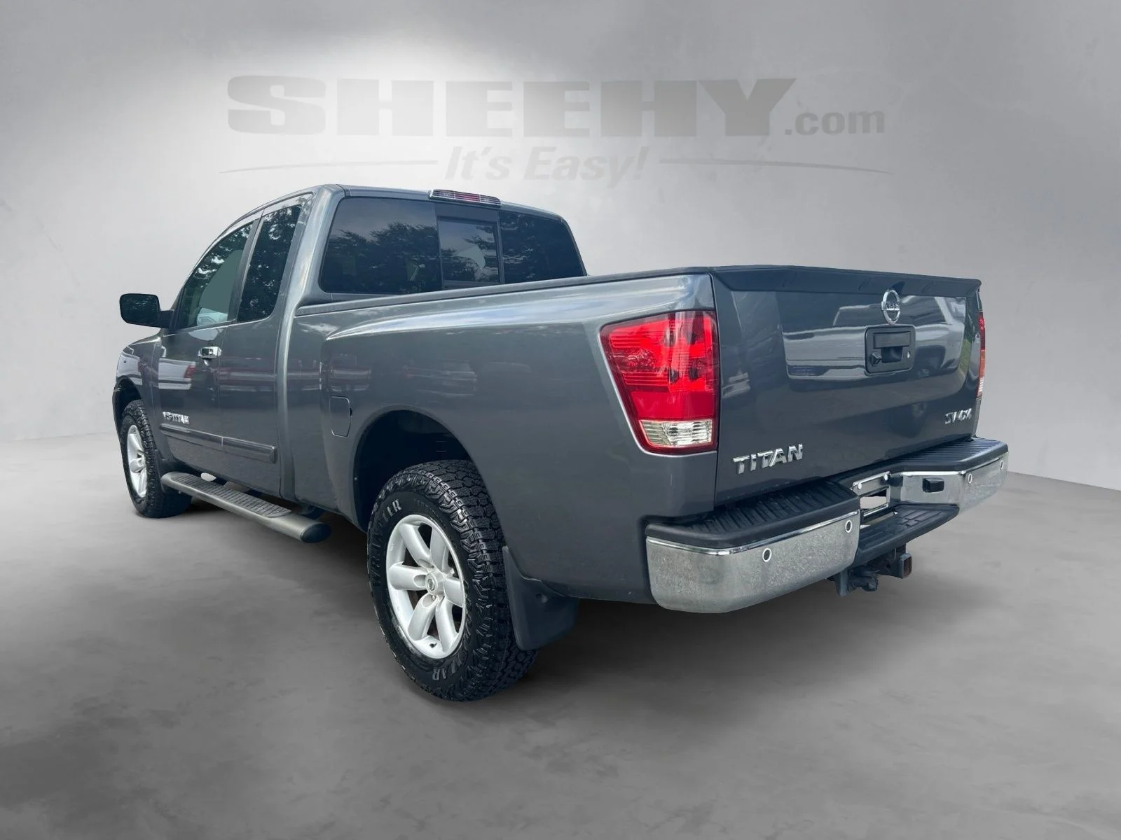 Used 2013 Gun Metallic Nissan SV image 14
