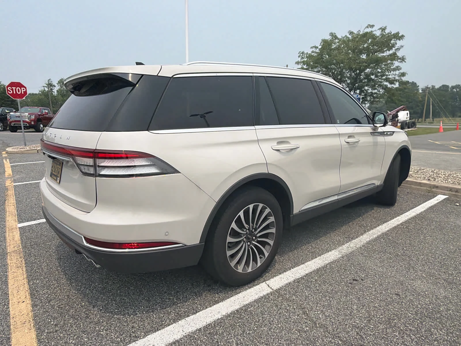 Certified Used 2023 Ceramic Pearl Lincoln Reserve image 5