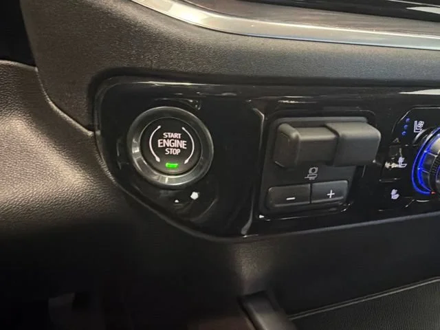 New 2026 Onyx Black GMC SLT image 42