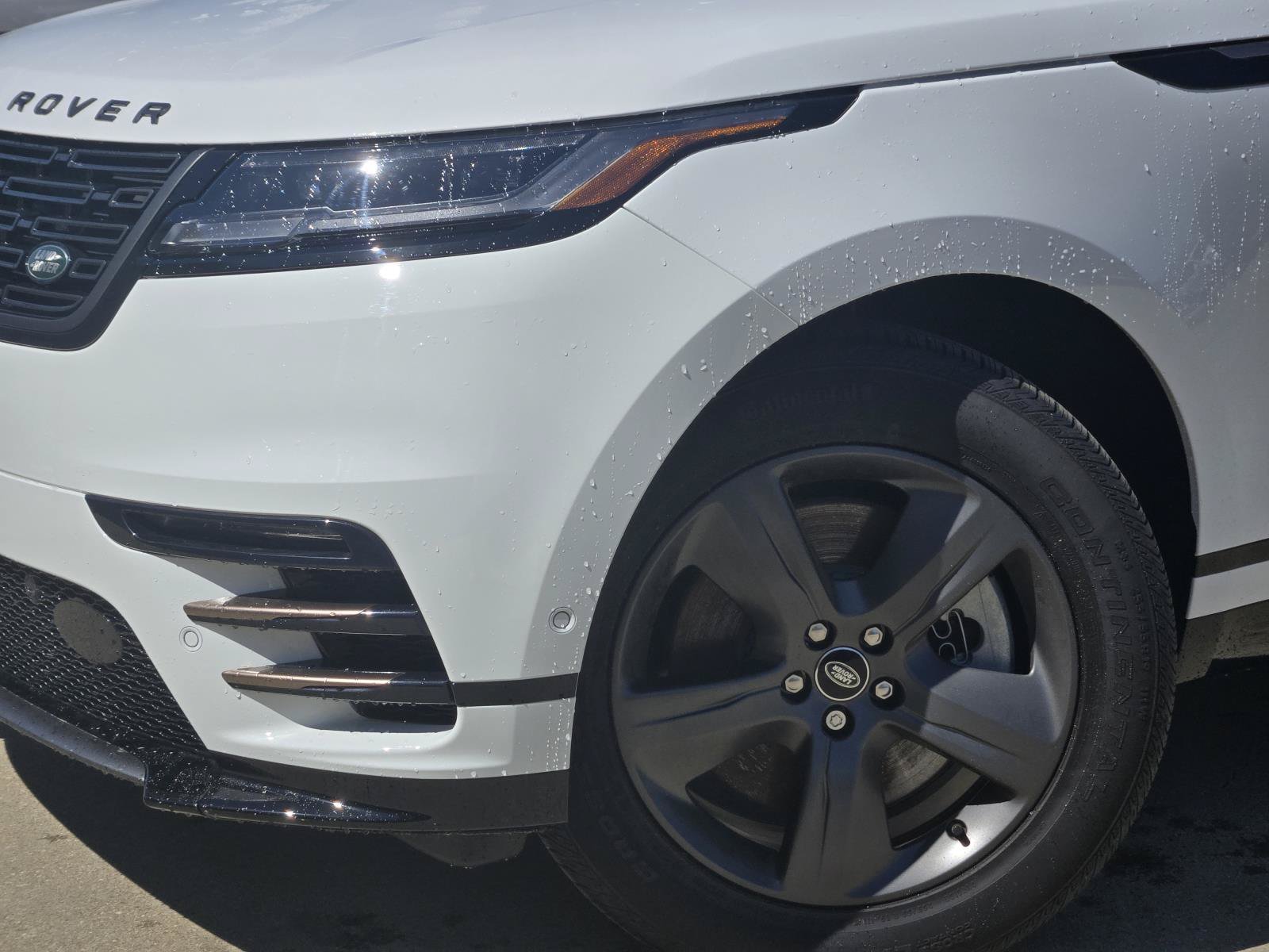 Used 2025 Fuji White Land Rover Dynamic SE image 7