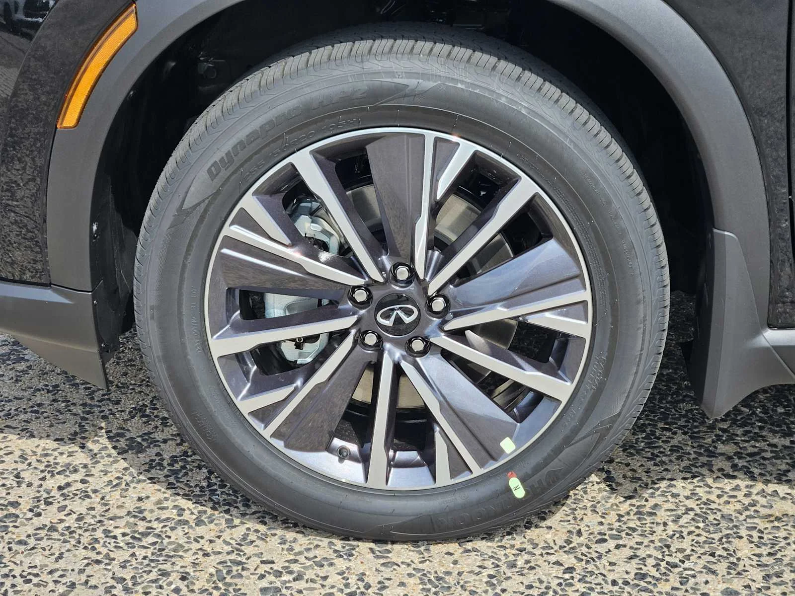 New 2027 MINERAL BLACK INFINITI Luxe FWD image 7