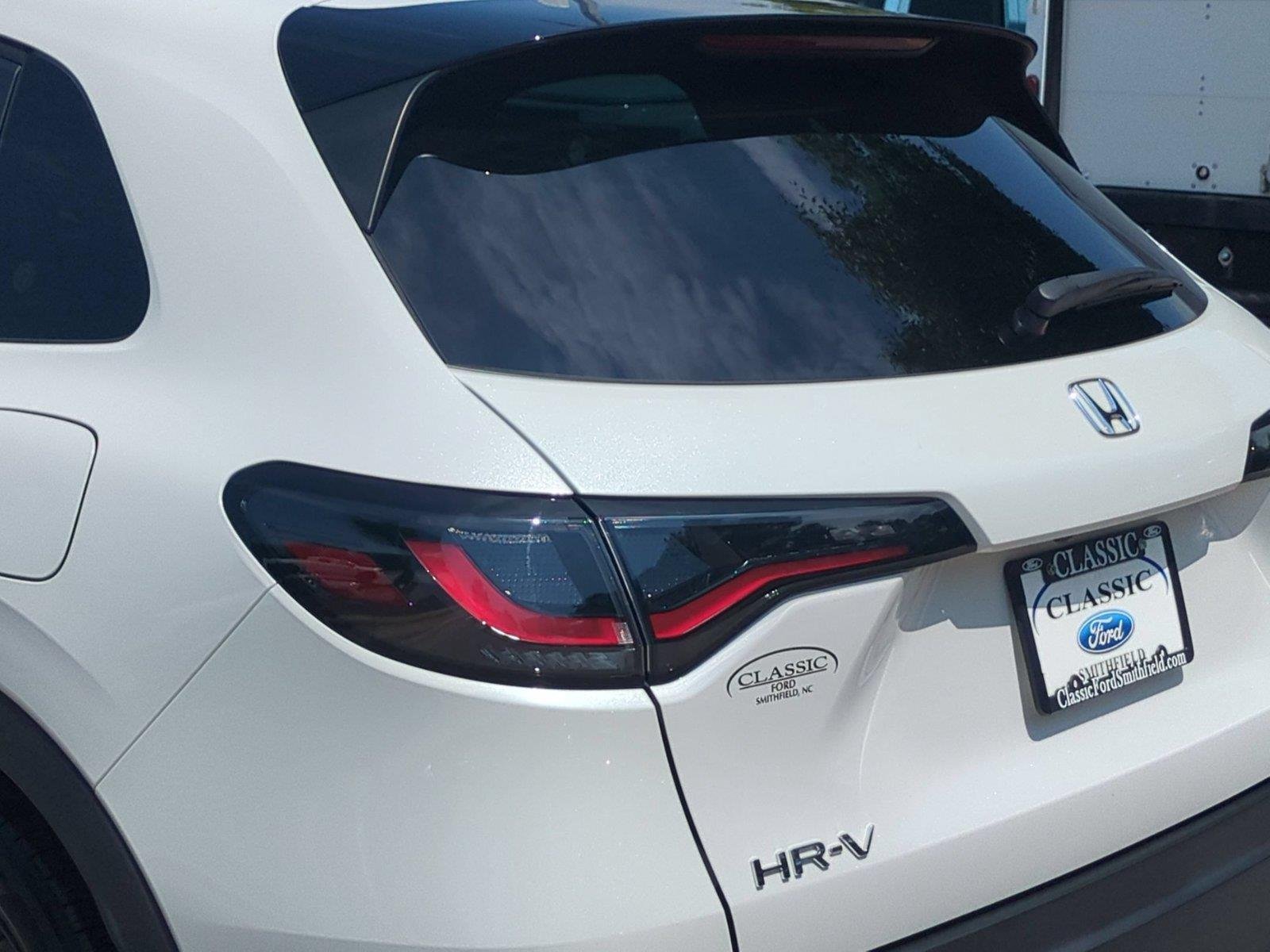 Used 2024 Platinum White Pearl Honda Sport image 12
